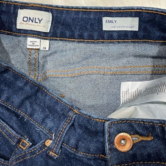 ONLY high waisted straight raw hem jeans size 28 - Picture 5 of 10